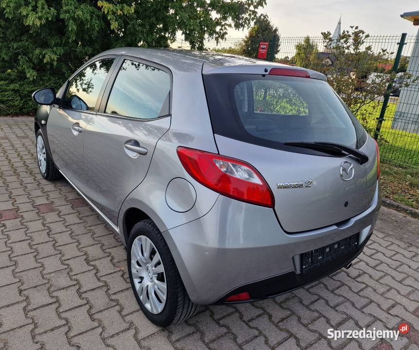 Mazda 2 13