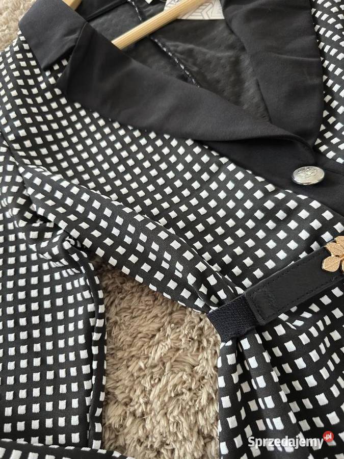 Sukienka biznesowa Ozdobne Guziki Rybnik