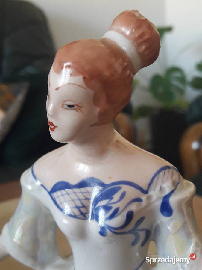 Figurka porcelanowa dama w krynolinie STEATYT Z Porcelana i szkło