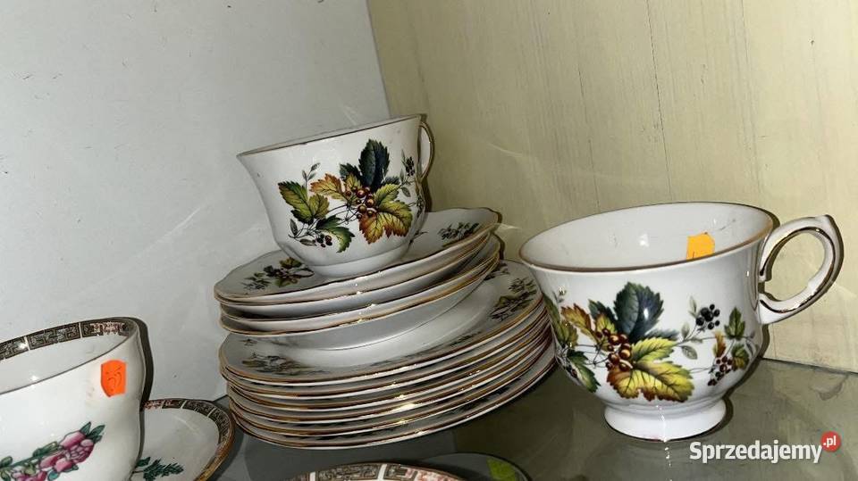 Filiżanka z talerzykiem deserowym