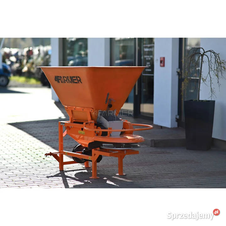 Rozsiewacz taśmowy M320 Motyl 4Farmer 320 l Skarżysko Kościelne