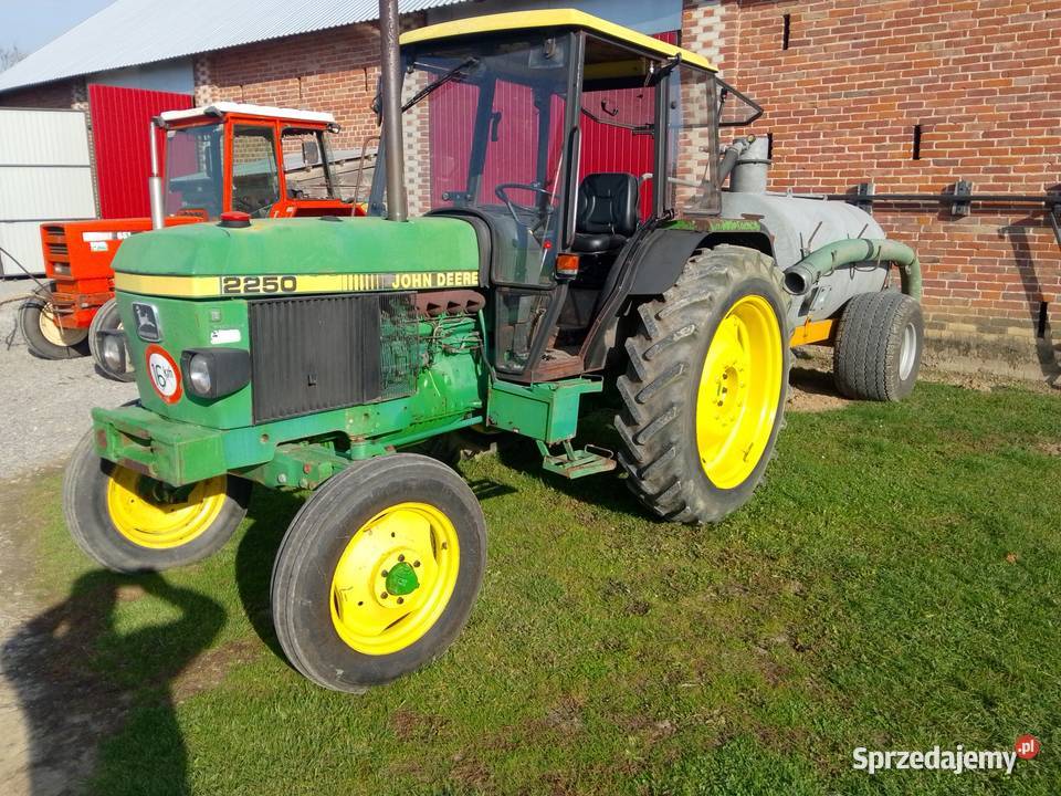 John Deere 2250 Turobin