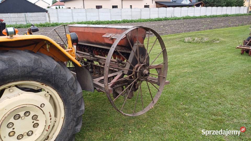 Siewnik zbozowy ciagnikowy Busko-Zdrój