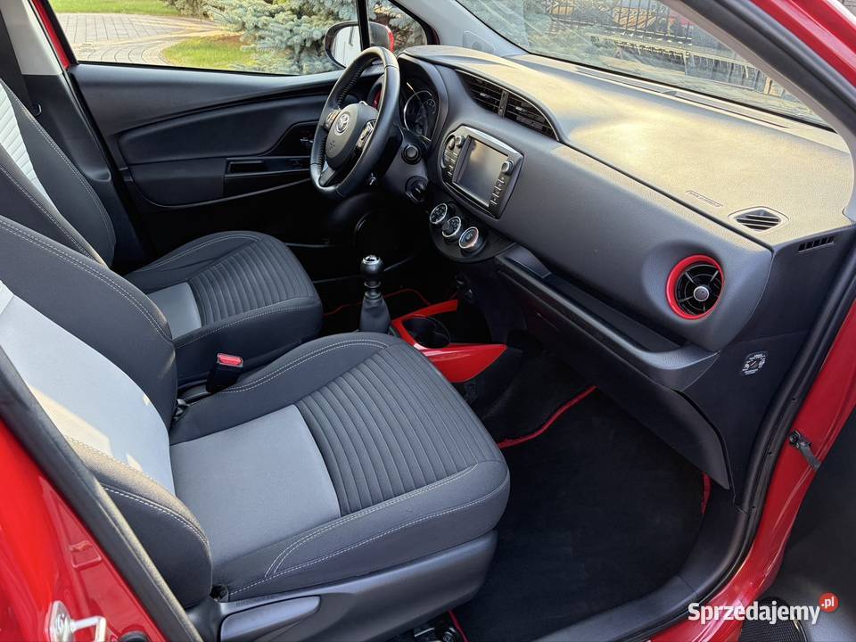 Toyota Yaris 15 Benz 2018 benzyna Okuniew sprzedam