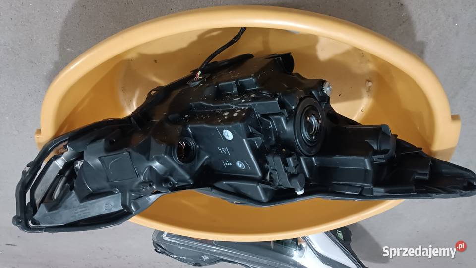 Toyota Aygo II Lampa lewa LED Reflektor lewy osobowe