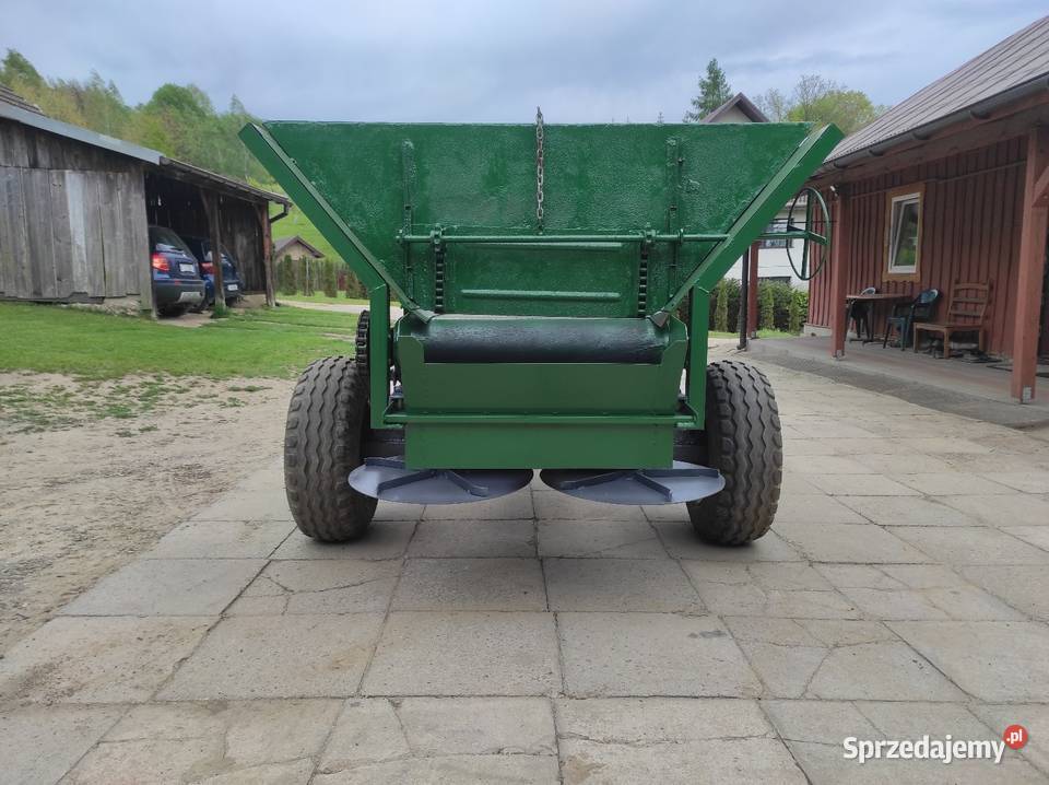 Rozsiewacz do wapna i nawozów RCW Tuchów