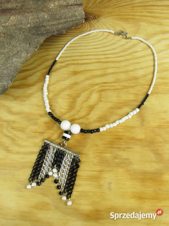 Czarnobiały naszyjnik choker z zawieszką z Katowice