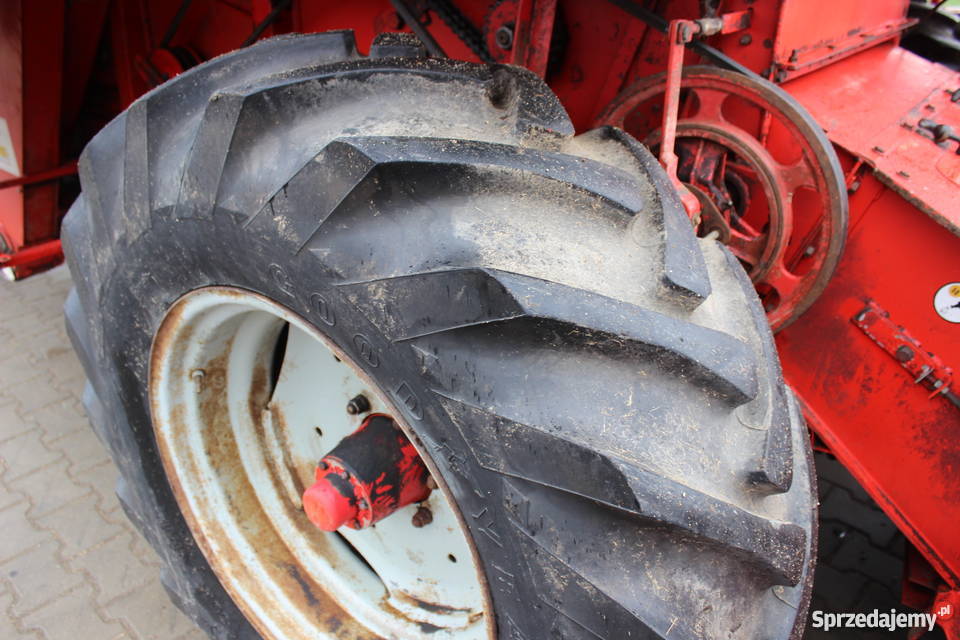 Kombajn zbożowy Massey Ferguson 240 Sokoły sprzedam