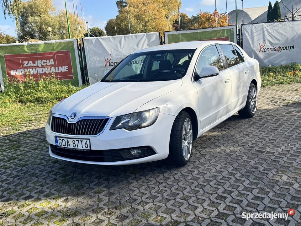 Skoda Superb 16 TDI 2013 r 137 Biała garażowany Superb Gdańsk