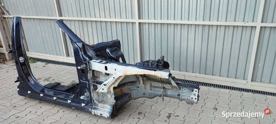 MERCEDES W205 SEDAN ĆWIARTKA PODŁUŻNICA PRAWY osobowe