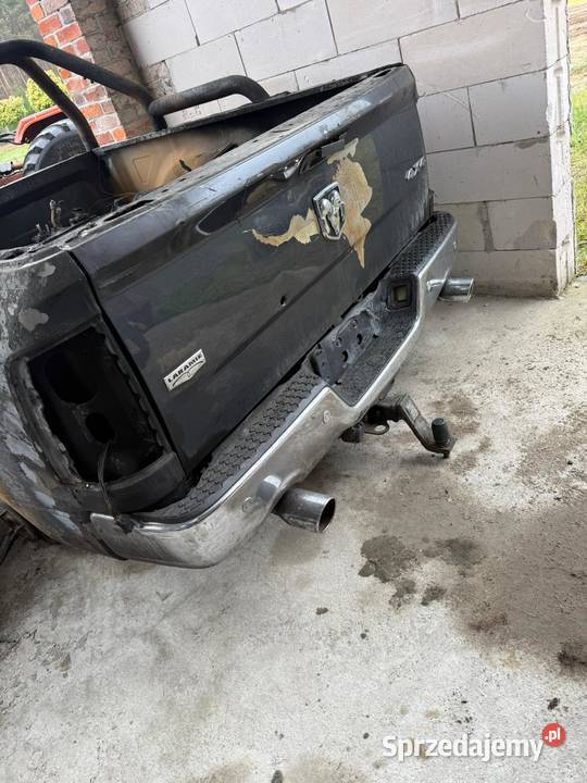RAM IV1500 4x4 2015 części spaleniu rózne Prądocin