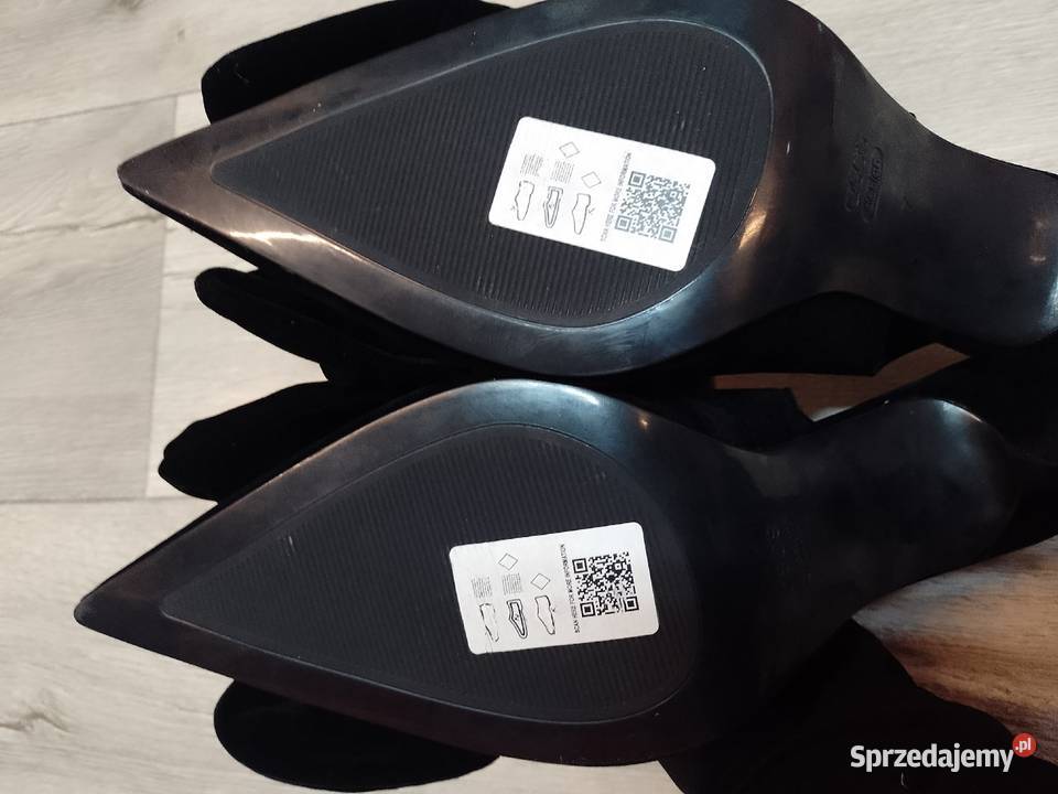 40 ASOS Design Czarne welurowe czółenka z tkanina