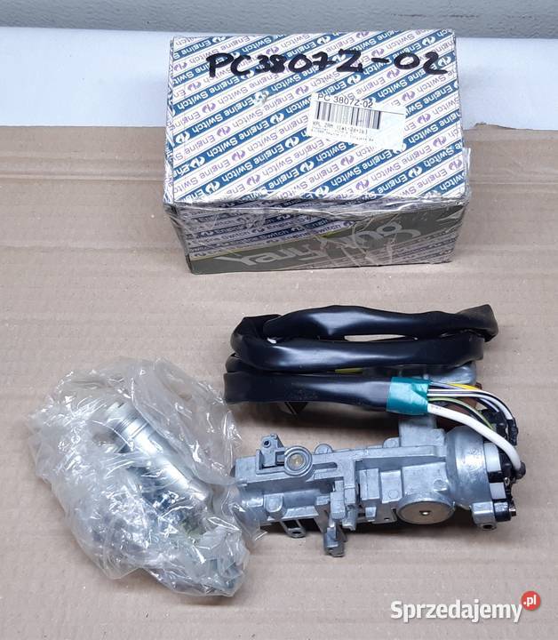 WKŁADKI DRZWI BAGAŻNIKA STACYJKA HONDA CIVIC V Mielęcin