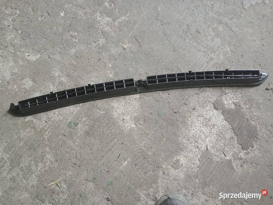 VW Golf V Kratka wentylacyjna szyby czołowej Rok produkcji 2008 sprzedam