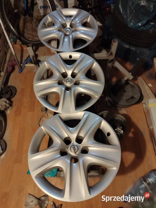 3 kołpaki 47 stan Samochodowe Miechów