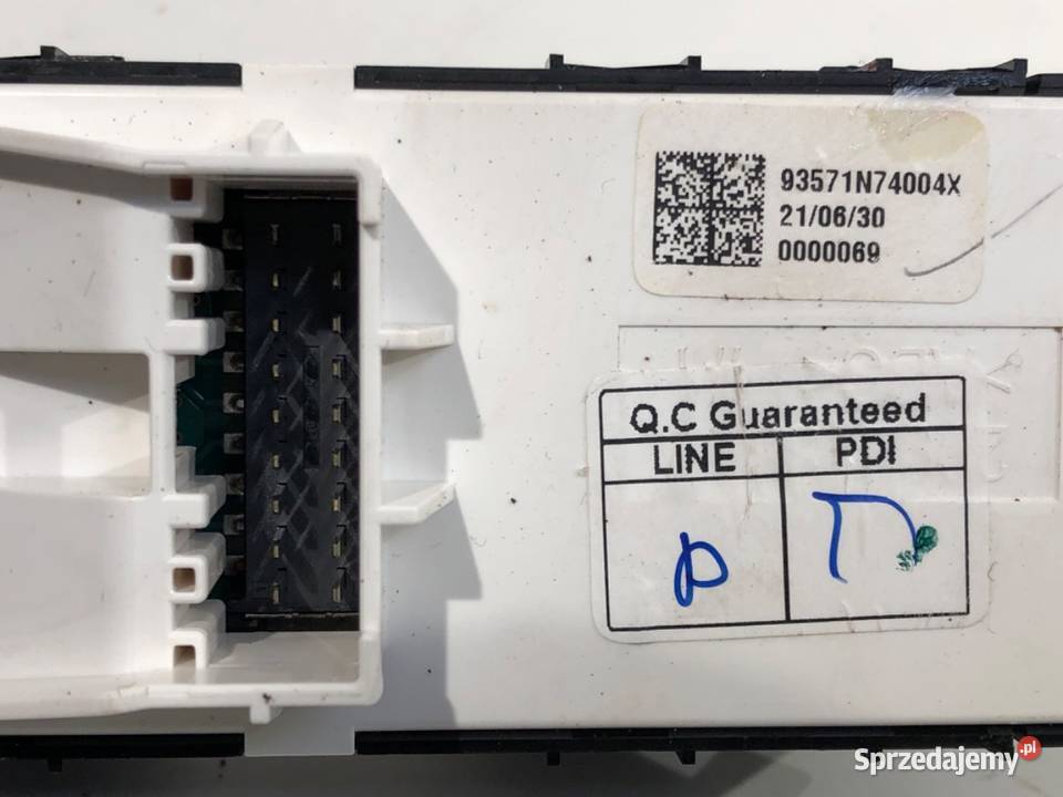 PRZEŁĄCZNIK SZYB HYUNDAI TUCSON 93571N7400 SUV