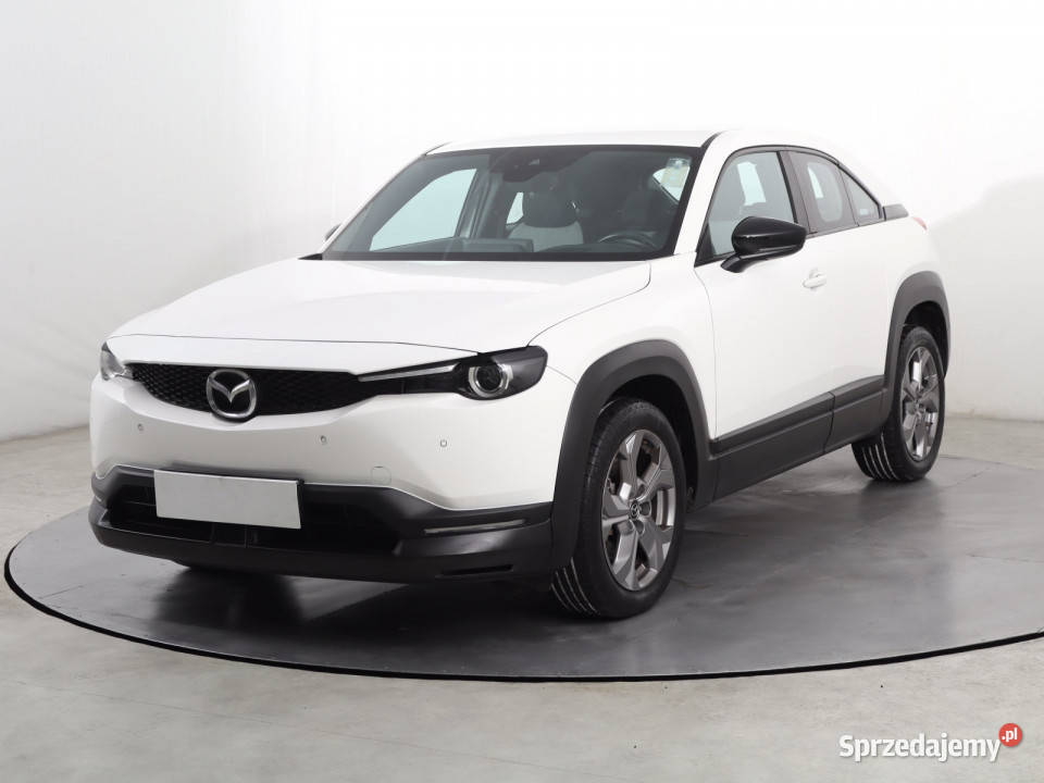 Mazda MX30 eSkyactiv światła do jazdy dziennej