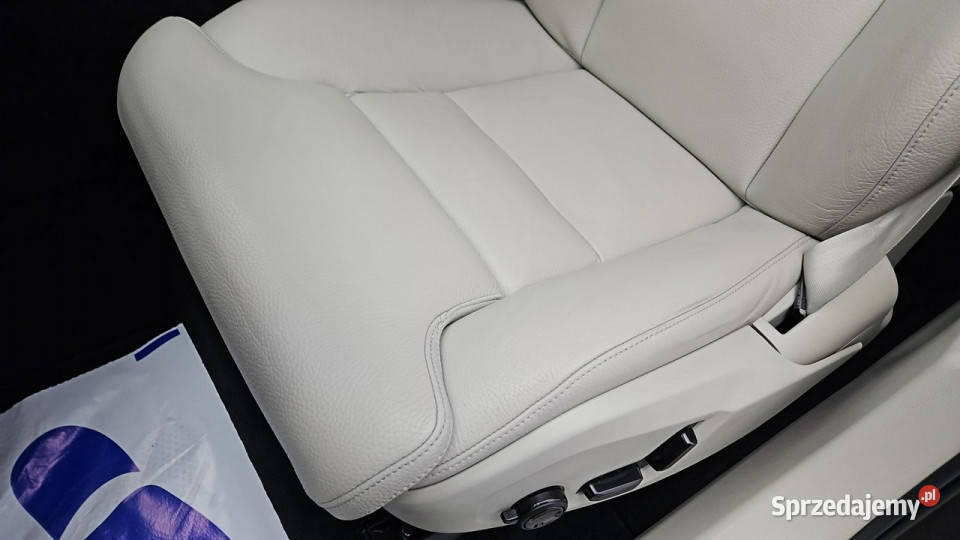 Volvo XC 60 B4 D AWD Inscription aut Z Polskiego czujnik zmierzchu Warszawa