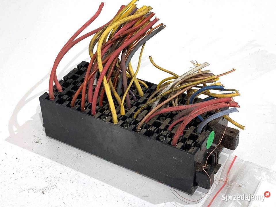 SKRZYNKA BEZPIECZNIKÓW OPEL MOVANO A Bus 25 115