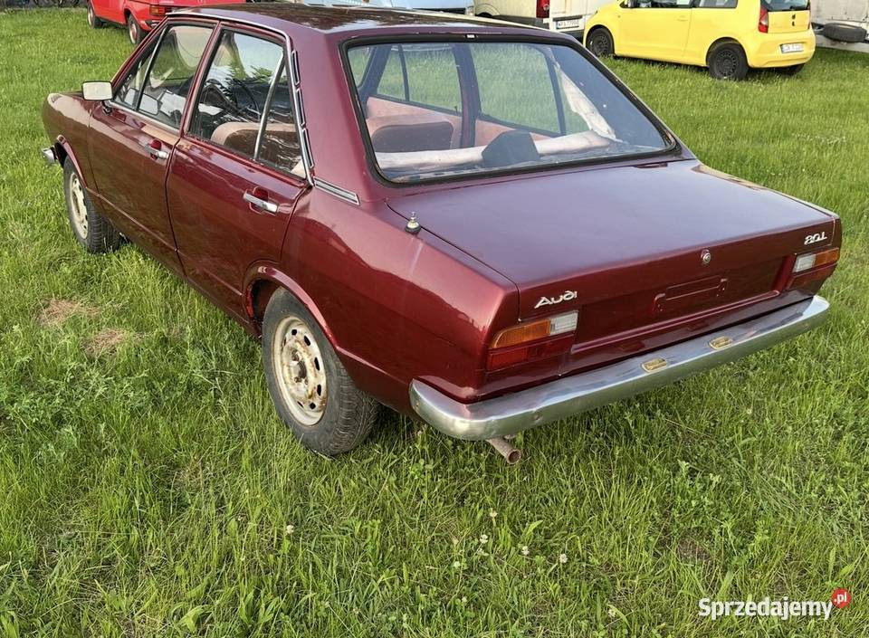 Audi 80 B1 sedan odpala mazowieckie Radom