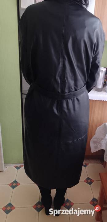 463XL Czarny skórzany płaszcz z paskiem z