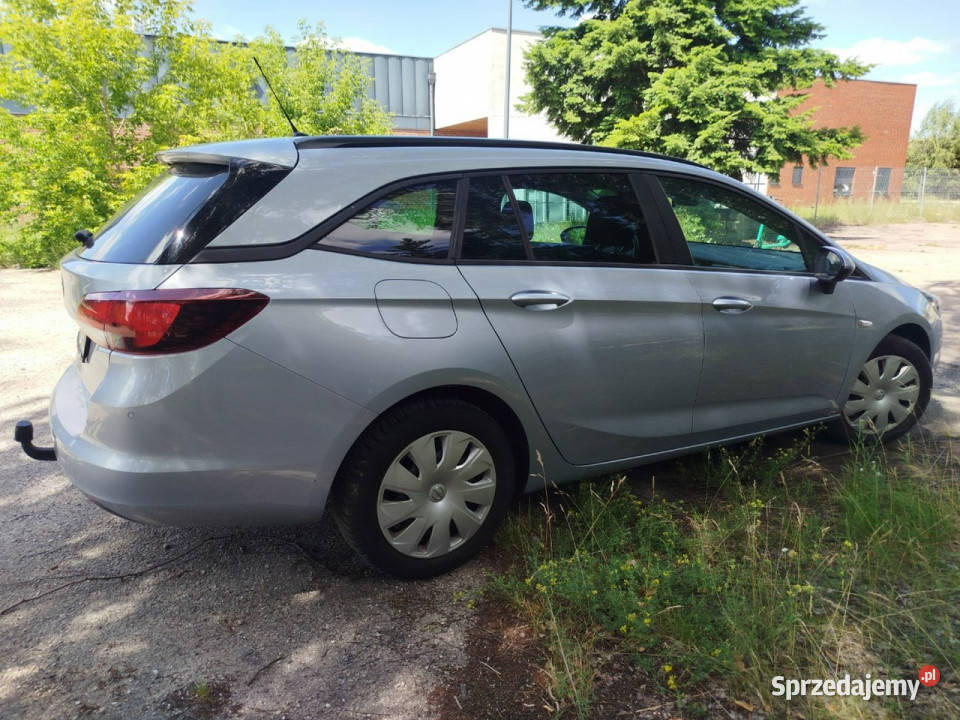 Opel Astra 2017r mały przebieq 6 biegów K manualna Toruń sprzedam