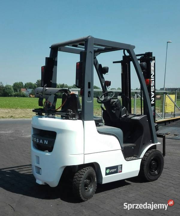 WÓZEK WIDŁOWY NISSAN P1F1A15J Zator