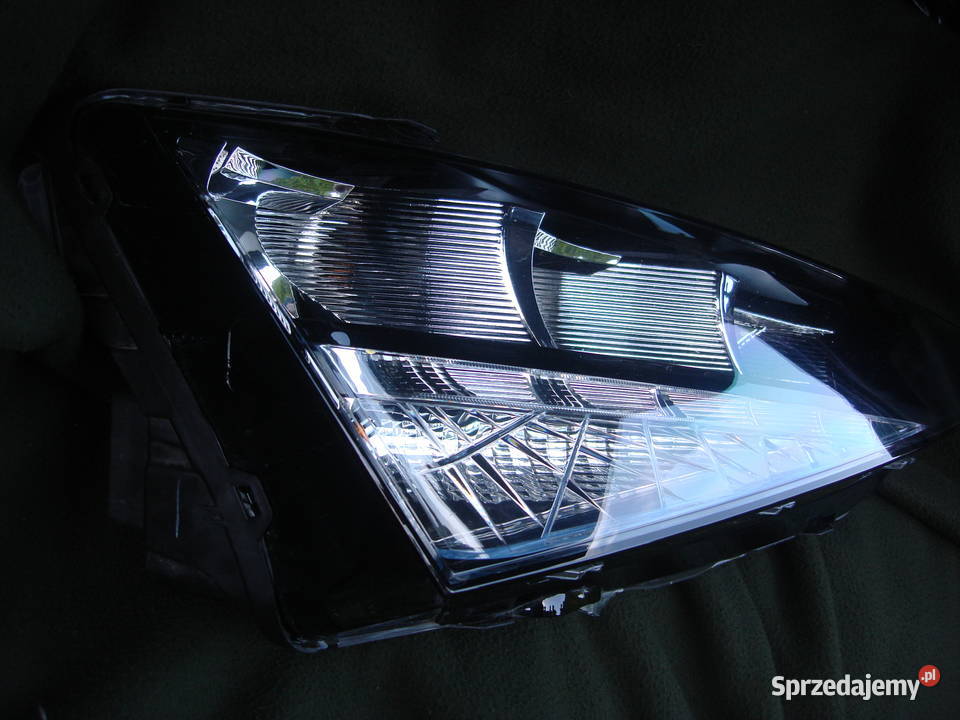 Skoda Scala reflektor przedni prawy Ełk