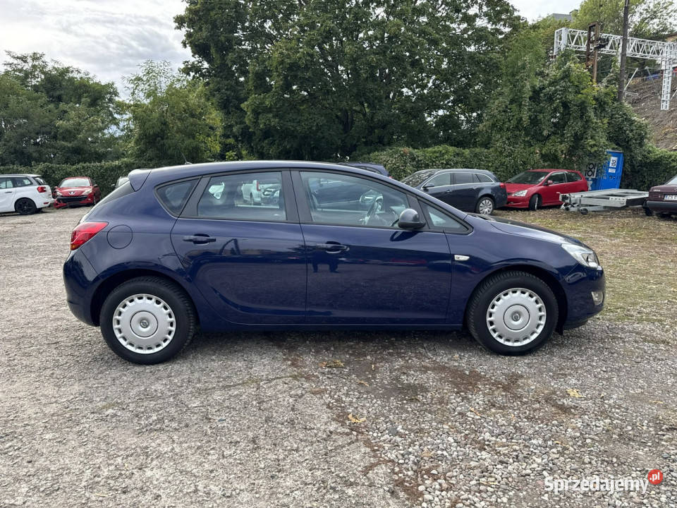 Opel Astra serwisowany w ASO Szczecin