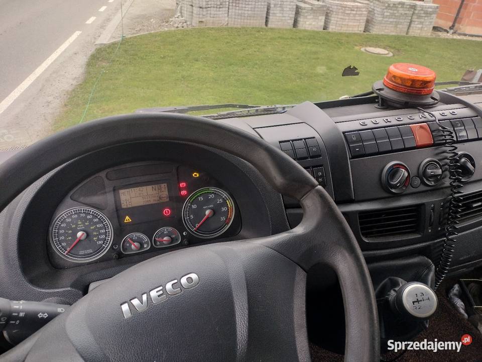 Iveco 100e18 auto laweta pomoc drogowa specjalny Iwkowa