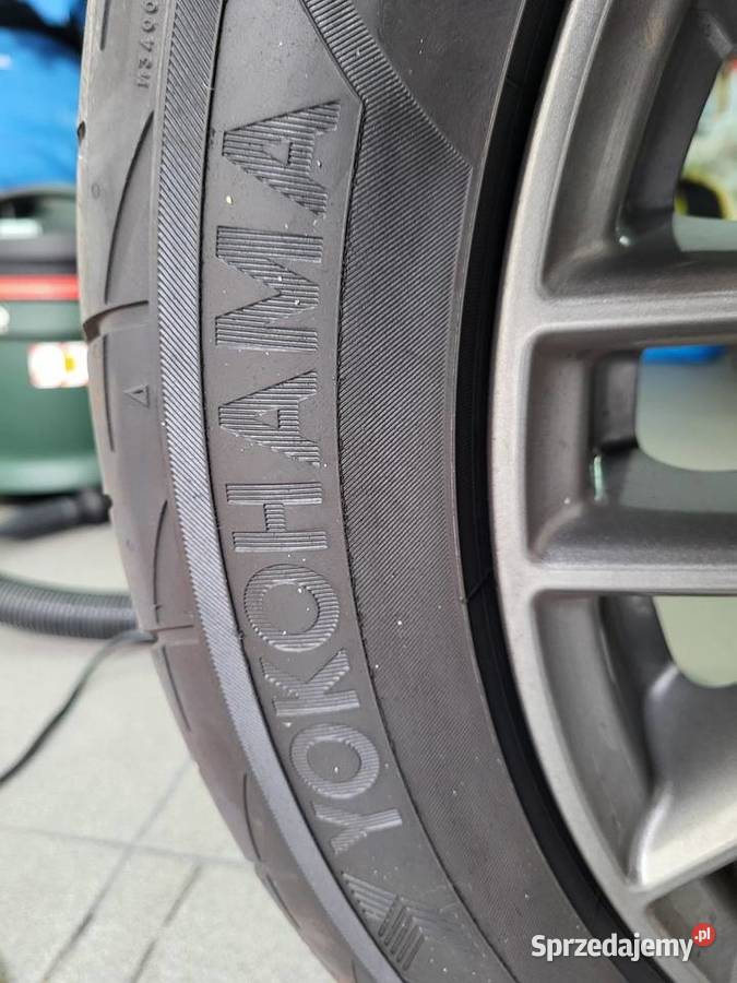 Yokohama Advan Fleva V701 22550 R17 98 W kpl 4 sprzedam