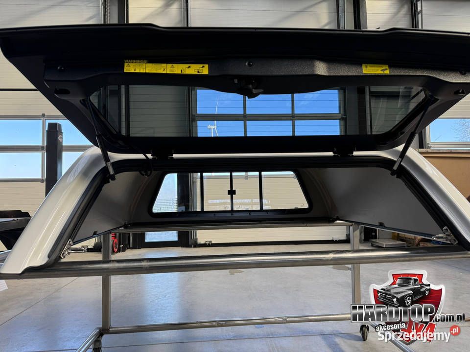 Zabudowa paki Hardtop Aeroklas Toyota Hilux osobowe Pasłęk