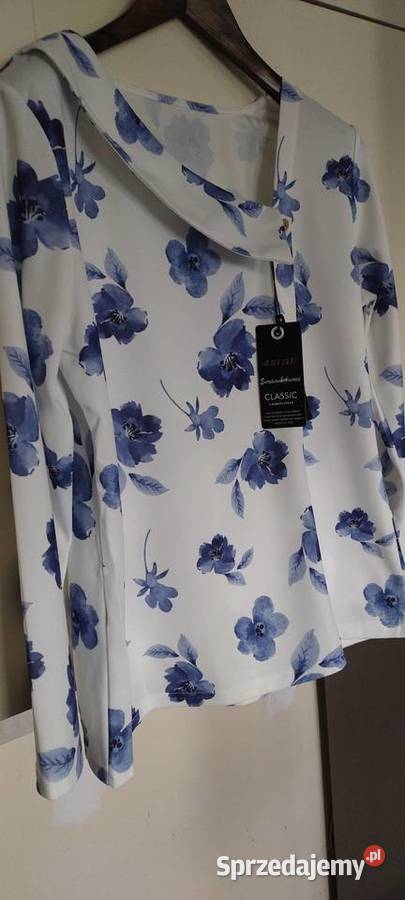 Bluzka w kolorze białym w granatowe kwiatki lubelskie