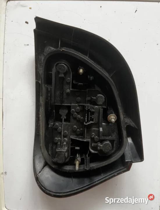 lampa tył lewa Renault Megane I lift osobowe Ostrów Wielkopolski