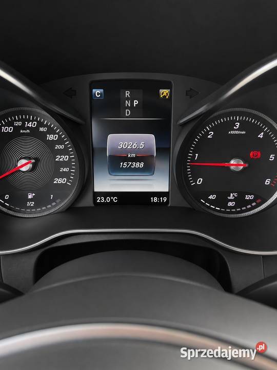 MERCEDES BENZ GLC 220D 4MATIC GARAZOWANY NISKI