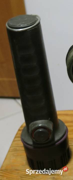 Latarka z grubego zielonego plastiku z metalowym Turystyka Kraków