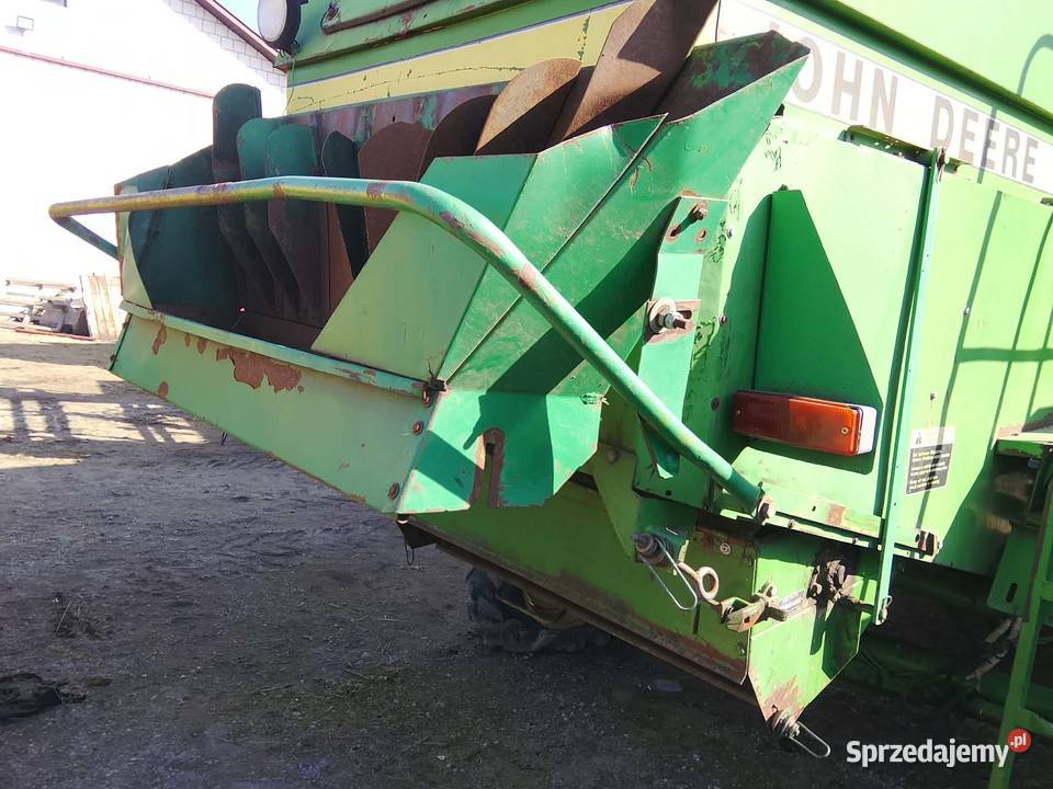Sieczkarnia John Deere 1075 rozdrabniacz słomy