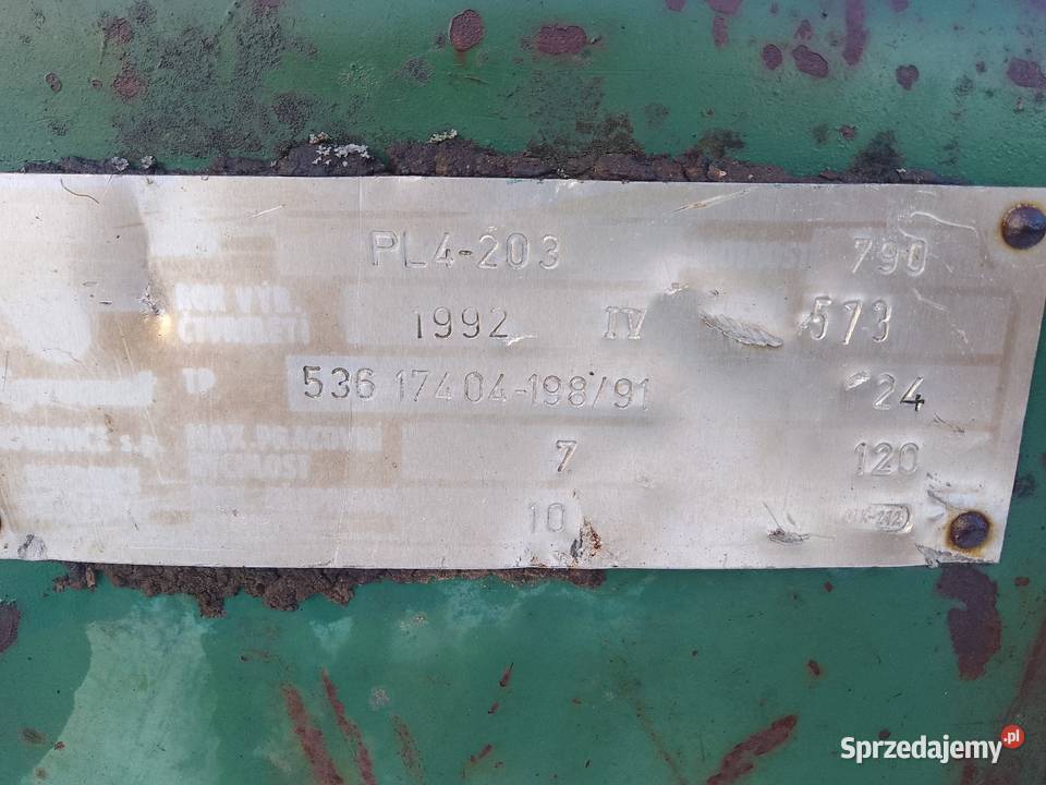 Pług 4 obrotowy regulowana szerokość orki Stany