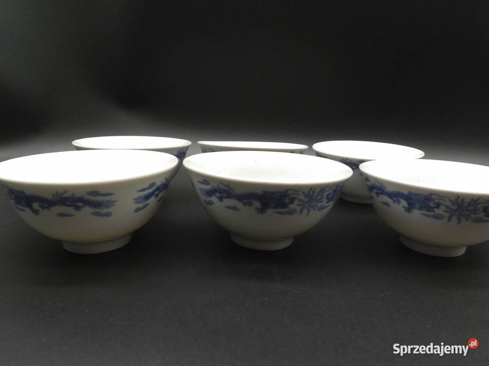 Zestaw chińskich miseczek z motywem niebieskiego Porcelana i szkło Raszków