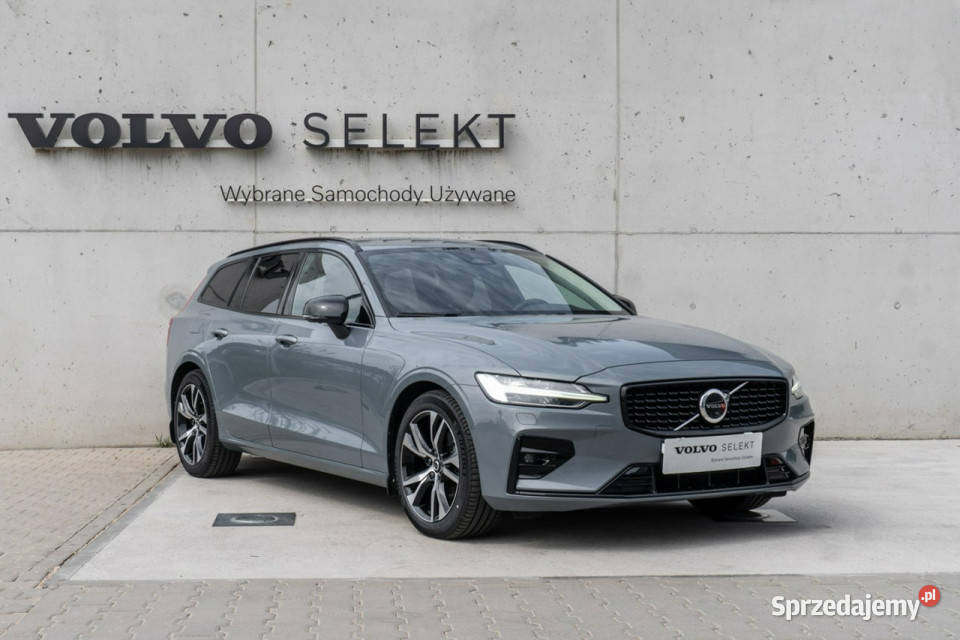 Volvo V60 Volvo V60 B4 D Plus Dark 197 FV23 II autoalarm łódzkie