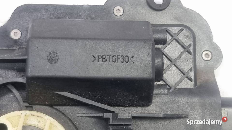 DOCIĄG DRZWI AUDI S8 D3 4E0837059 Lipno