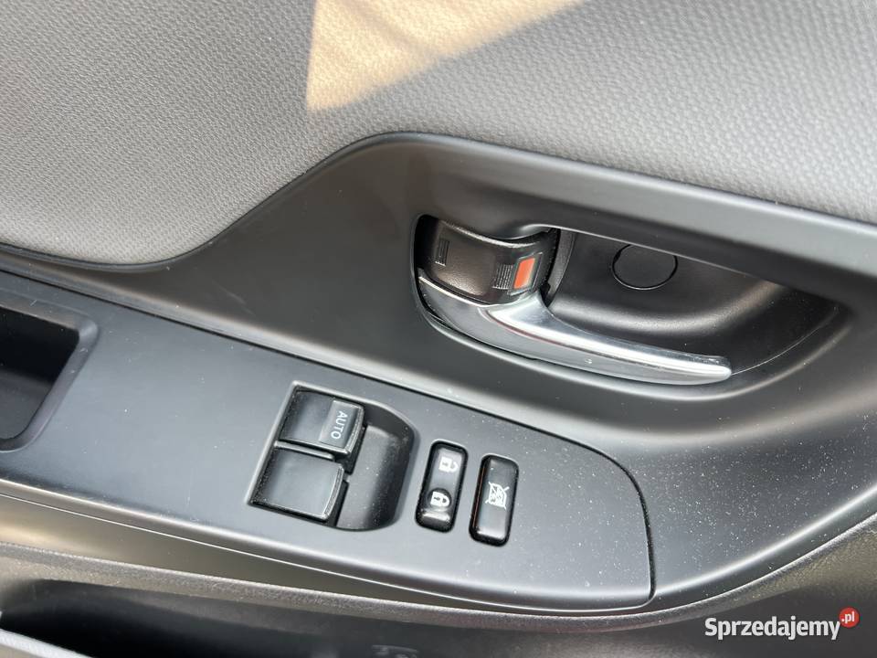 Toyota Yaris Hybrid 2016 Automat 92 000 74KM Warszawa