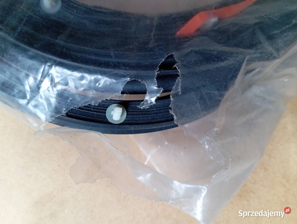 TOYOTA YARIS USZCZELKA DRZWI PRAWY TYŁ dolnośląskie Wrocław