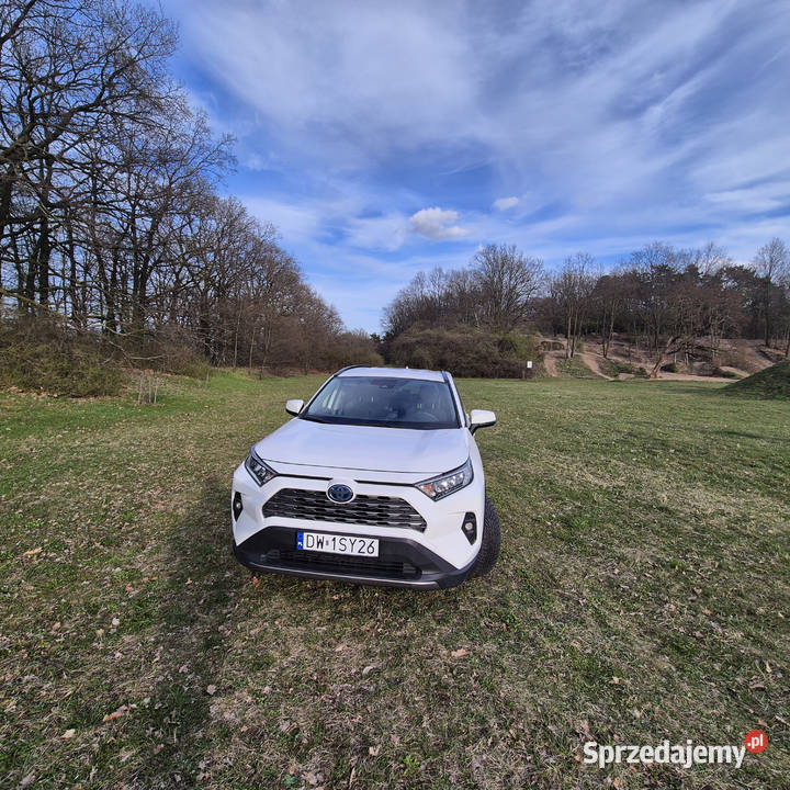 Toyota RAV4 25 Hybrid Comfort 218 2022 83 000 nieuszkodzony RAV4 Wrocław sprzedam