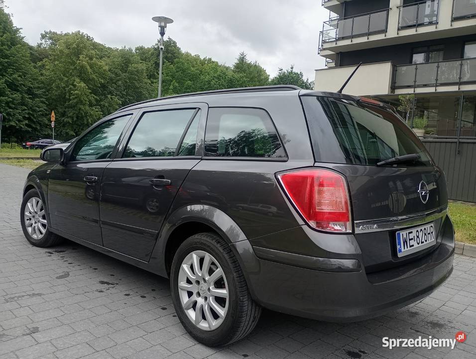 Opel Astra 17dcti 125 2009r Lift Rok produkcji 2009