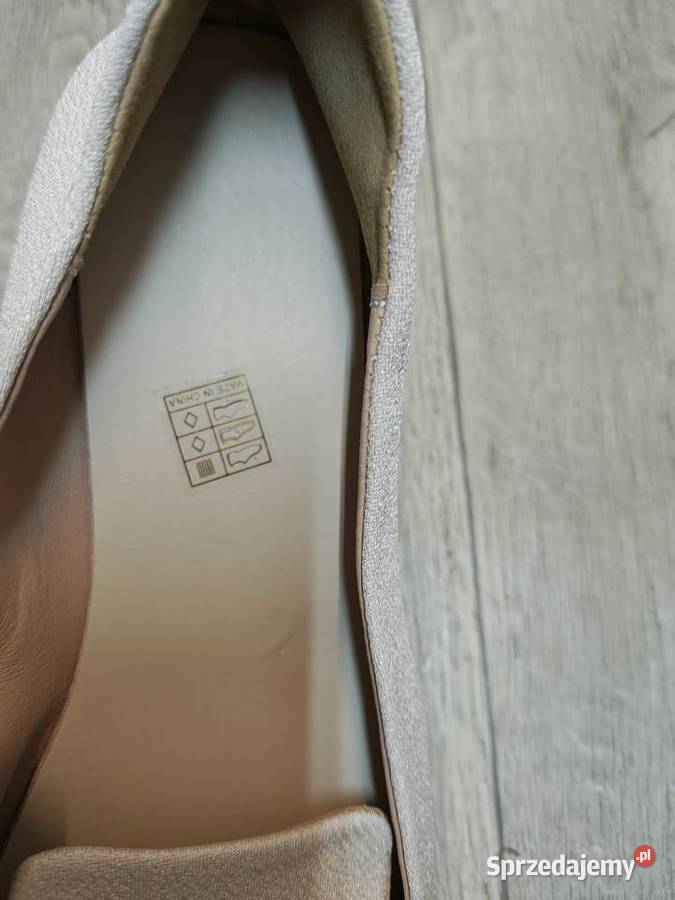 43 Kremowe mokasyny letnie baleriny wieczorowe tkanina małopolskie Kraków