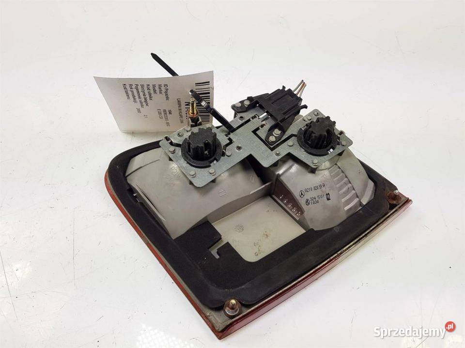 LAMPA W KLAPE LEWA A2108205964 MERCEDES E 220 Lipno