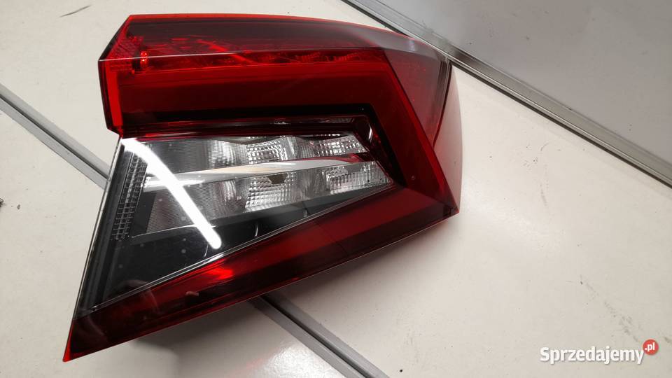 SKODA KAROQ LAMPA PRAWA TYLNA TYŁ LED 57A945208 lampy tylne zachodniopomorskie Goleniów