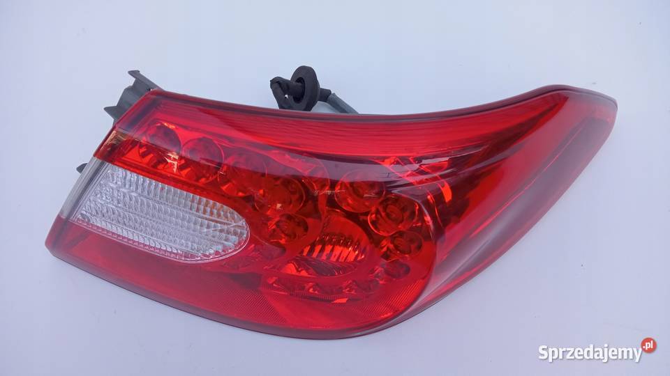 LAMPA PRAWA TYLNA PRAWY TYŁ INFINITI Q70 sprzedam