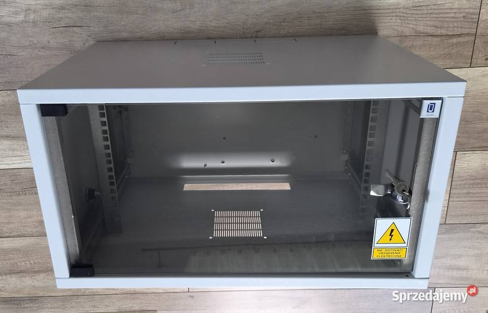 Szafa RACK 19 wisząca 6U 400mm ZPAS Solidna Stan Pozostałe pomorskie Leśniewo sprzedam